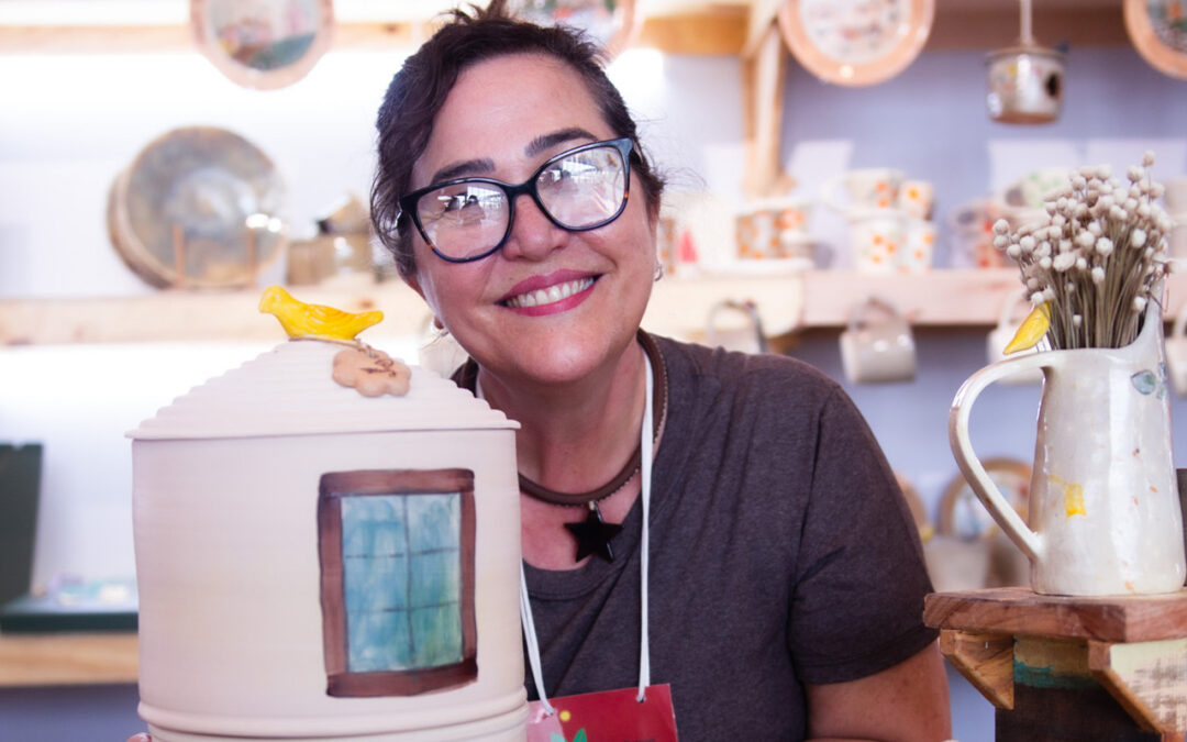 Das mãos de minas para o mundo: Artesã transforma paixão em negocio de sucesso