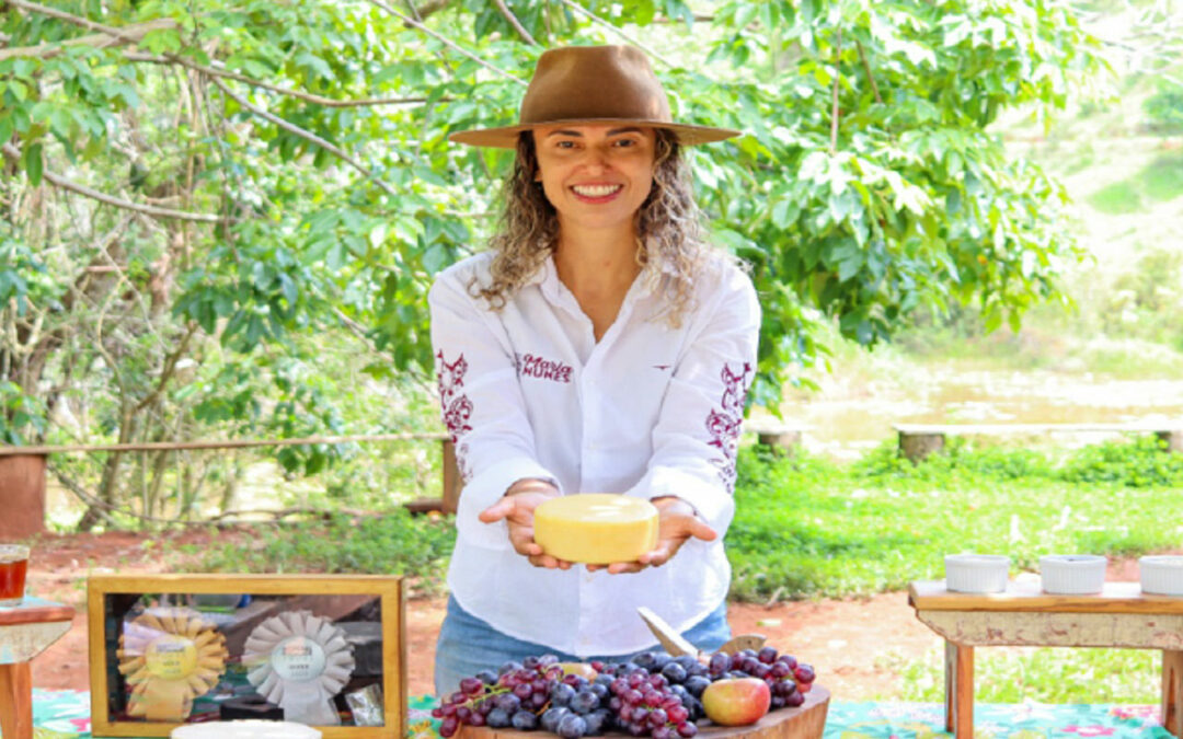 Produtora da Região do Serro supera resistência familiar e vira referência na produção de queijo
